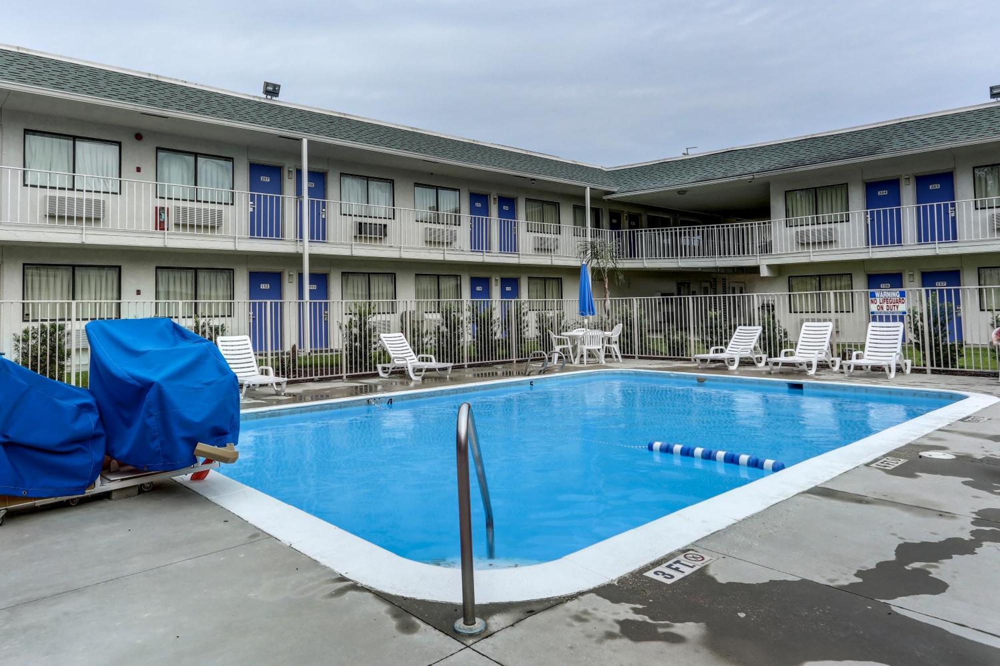 Motel 6-Port Allen, La - Baton Rouge Eksteriør bilde